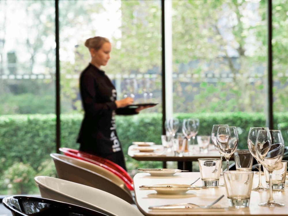 Ibis Sydney Airport Hotel Main image